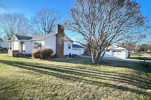 401 Lakeview Ave, Danville, IL 61832 - Photo 2