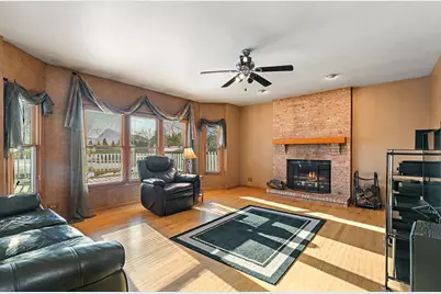 2051 Carlisle Street, Algonquin, IL 60102 - Photo 10