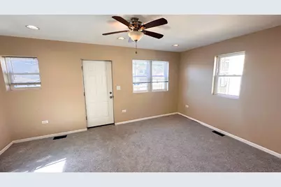 10710 S Green Bay Avenue, Chicago, IL 60617 - Photo 10