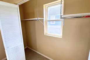 10710 S Green Bay Ave, Chicago, IL 60617 - Photo 12