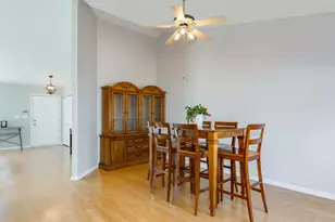 2013 Lyndhurst Ln, Aurora, IL 60503 - Photo 10