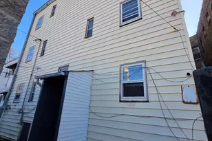 8212 S Vernon Ave, Chicago, IL 60619 - Photo 4