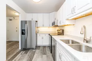 70 W Huron St, Chicago, IL 60654 - Photo 12