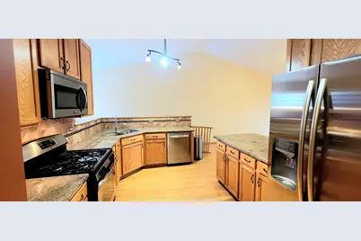 345 Thornwood Way #D, South Elgin, IL 60177 - Photo 8