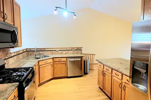 345 Thornwood Way, South Elgin, IL 60177 - Photo 8