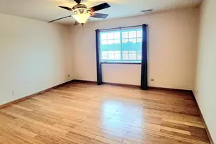 345 Thornwood Way, South Elgin, IL 60177 - Photo 16