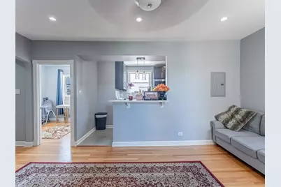 5717 N Kimball Avenue #2N, Chicago, IL 60659 - Photo 4