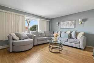 2523 Grunewald St, Blue Island, IL 60406 - Photo 4