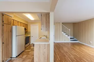 4037 Trafalgar Ln, Oak Lawn, IL 60453 - Photo 10