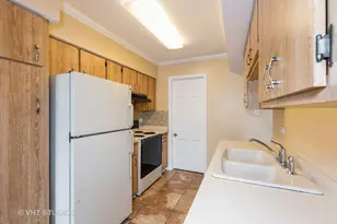 4037 Trafalgar Ln, Oak Lawn, IL 60453 - Photo 6