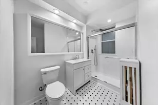 3640 N Pine Grove Ave, Chicago, IL 60613 - Photo 12