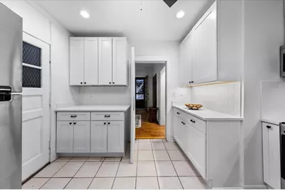 3640 N Pine Grove Avenue #1W, Chicago, IL 60613 - Photo 8