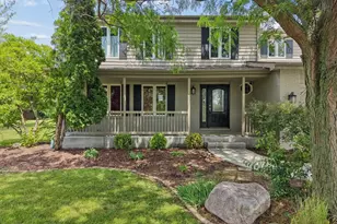209 Mooregate Trail, Hawthorn Woods, IL 60047 - Photo 2