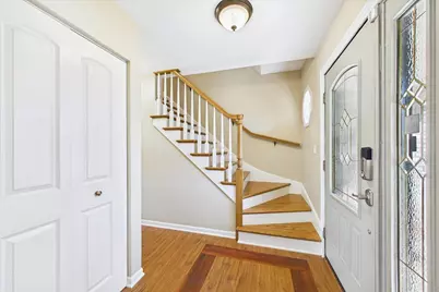 209 Mooregate Trail, Hawthorn Woods, IL 60047 - Photo 4