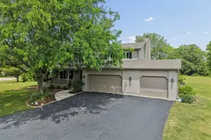 209 Mooregate Trail, Hawthorn Woods, IL 60047 - Photo 1