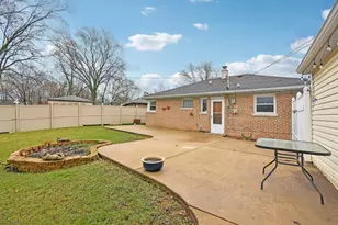 354 Marquette St, Park Forest, IL 60466 - Photo 16