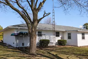 4 James Ct, Minier, IL 61759 - Photo 16