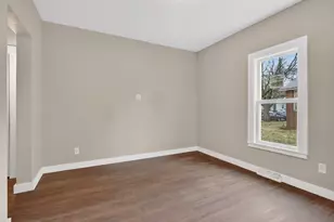 1011 15th St, Rockford, IL 61104 - Photo 8