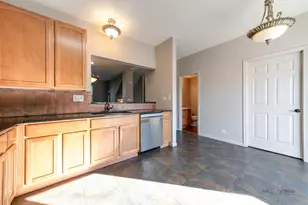 1129 N Claremont Dr, Palatine, IL 60074 - Photo 18