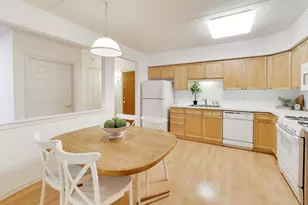 1327 Brown St, Des Plaines, IL 60016 - Photo 4