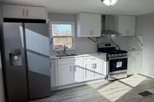 621 Mohawk St, Joliet, IL 60432 - Photo 6