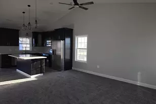 1301 Wabash Ave, Carthage, IL 62321 - Photo 2