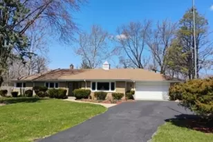 17W120 Woodland Ave, Bensenville, IL 60106 - Photo 2