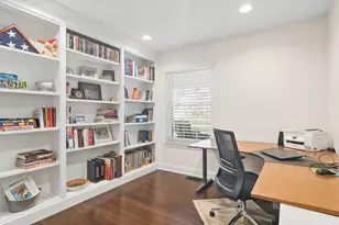 584 Edinburgh Ln, Prospect Heights, IL 60070 - Photo 8