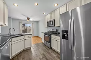 2466 Amber Ln, Elgin, IL 60123 - Photo 8