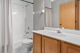 2466 Amber Ln, Elgin, IL 60123 - Photo 22