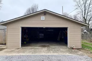 721 N 17th St, Herrin, IL 62848 - Photo 26