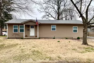 721 N 17th St, Herrin, IL 62848 - Photo 2