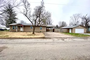 721 N 17th St, Herrin, IL 62848 - Photo 24