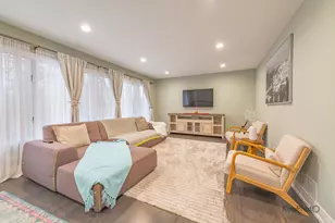 7002 Lorel Ave, Skokie, IL 60077 - Photo 2