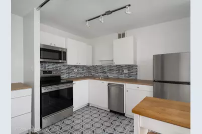 655 W Irving Park Road #3315, Chicago, IL 60613 - Photo 8