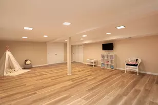 3806 Michael Ln, Glenview, IL 60026 - Photo 28