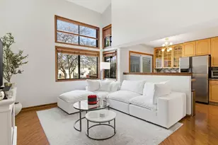 1013 Chatham Pl, Vernon Hills, IL 60061 - Photo 6