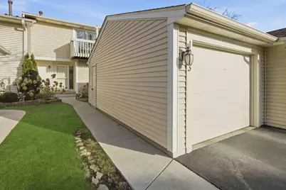 1013 Chatham Place, Vernon Hills, IL 60061 - Photo 2