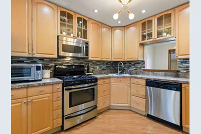 1013 Chatham Place, Vernon Hills, IL 60061 - Photo 10