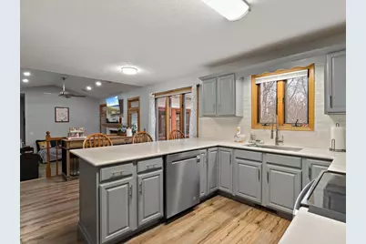 704 E 6th Street, Coal Valley, IL 61240 - Photo 16
