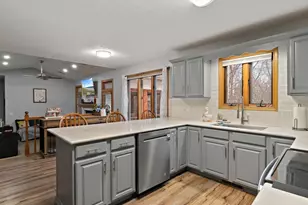 704 E 6th St, Coal Valley, IL 61240 - Photo 16