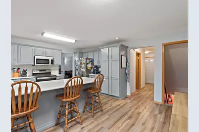 704 E 6th Street, Coal Valley, IL 61240 - Photo 18