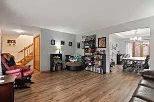 704 E 6th St, Coal Valley, IL 61240 - Photo 8