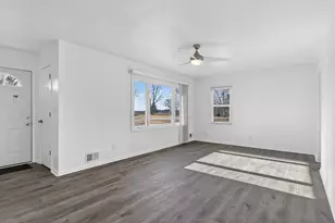 4193 Ardmore Ave, Rockford, IL 61102 - Photo 4