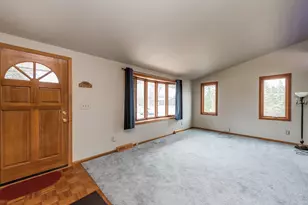 22171 W Pineview Dr, Antioch, IL 60002 - Photo 4