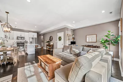 1318 W Fletcher Street #2W, Chicago, IL 60657 - Photo 4