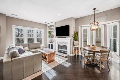 1318 W Fletcher Street #2W, Chicago, IL 60657 - Photo 2