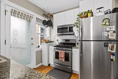 734 W Barry Avenue #3S, Chicago, IL 60657 - Photo 8