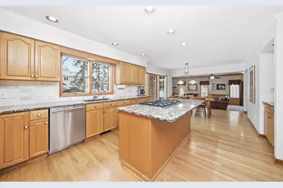 500 Buckingham Place, Downers Grove, IL 60516 - Photo 12