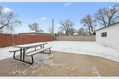 135 Ambassador Avenue, Romeoville, IL 60446 - Photo 14